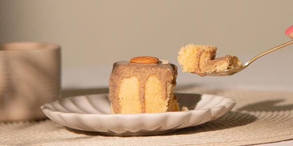 Morceau de gâteau à la purée de noisettes